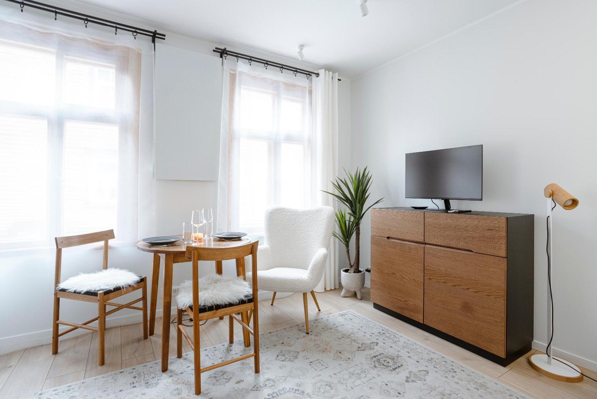 Historic At Center Apartment